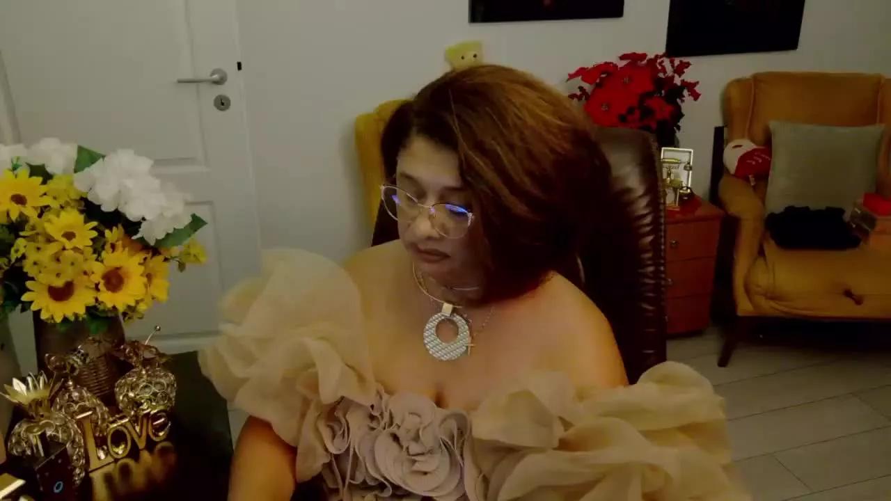 ClassybutNaughty on Streamray 