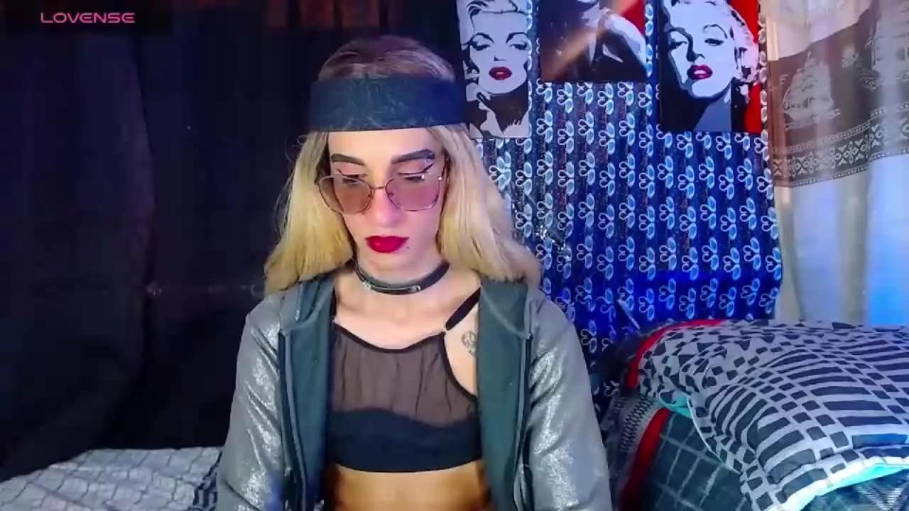 KrissxLoveTS on Streamray 