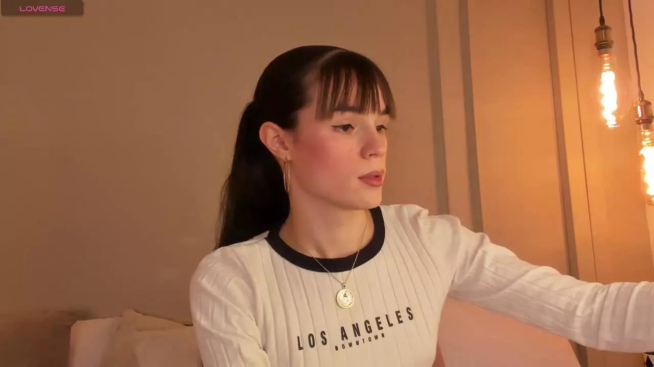 MarianaSynnTS on Streamray 