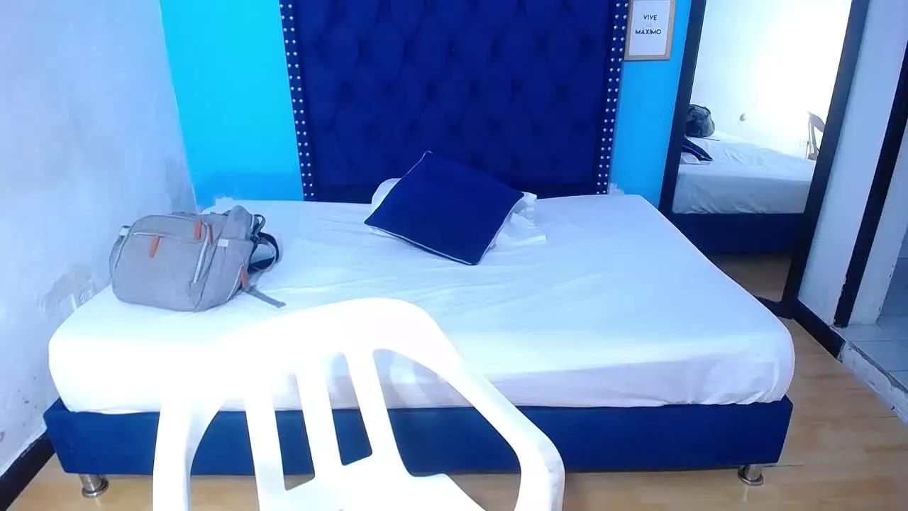 slutty_redhead on Streamray 