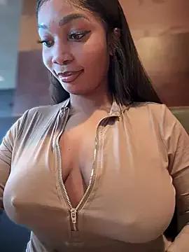 __Nessa__ on StripChat 