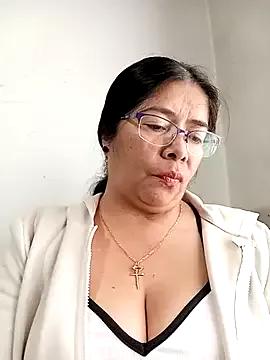 __valentina18 on StripChat 