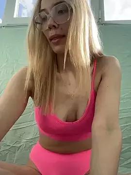 _HollyWay_ on StripChat 