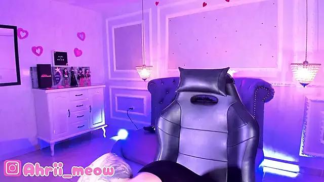 Ahri_meow on StripChat 