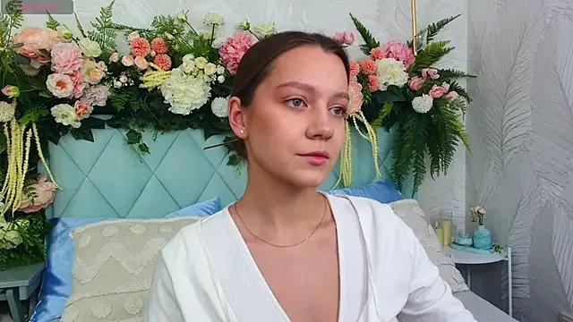 AliceBrayan — topless photo