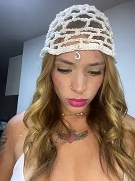 ambarsorachi from StripChat