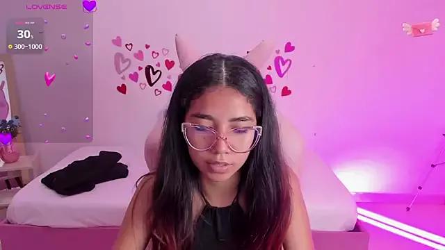 andromeda_meyer on StripChat 