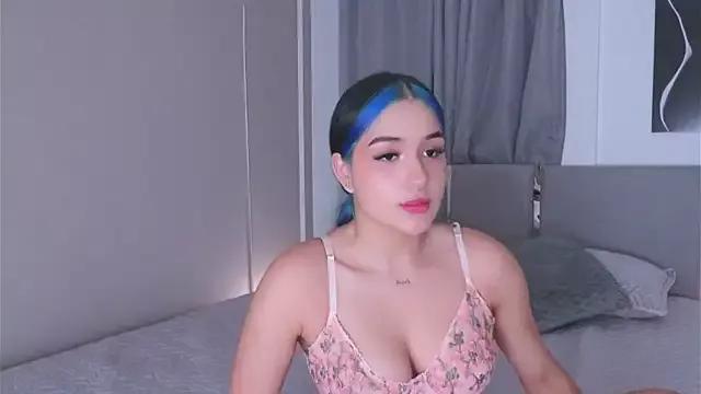 AnnyHizzle on StripChat 