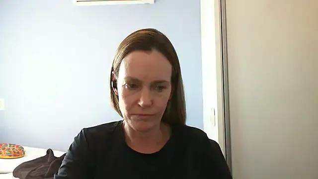 Annylove1 on StripChat 