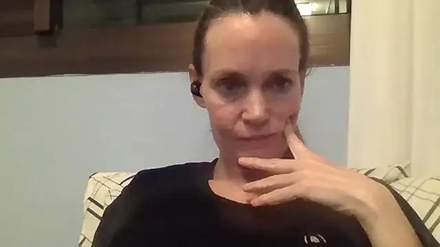 Annylove1 on StripChat 