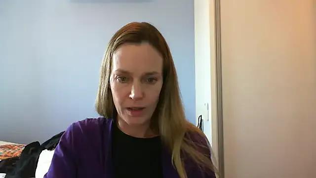 Annylove1 on StripChat 