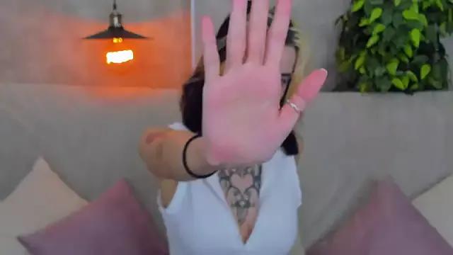 as1an_girlfriend on StripChat 