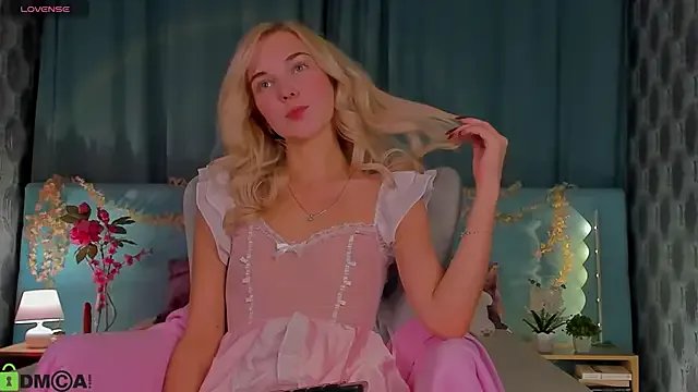 Aurora_Bennet on StripChat