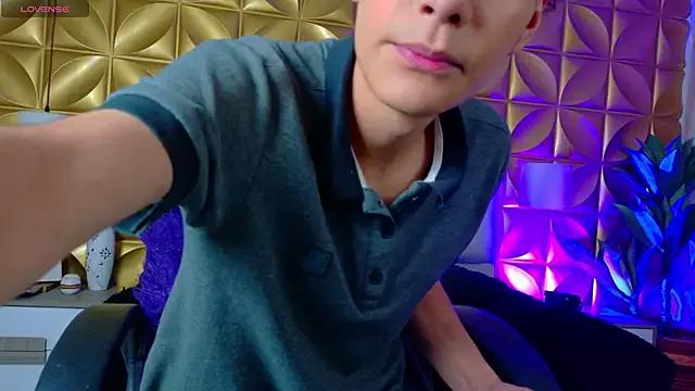 AxelWolfe on StripChat 