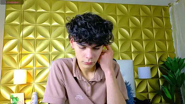 AxelWolfe on StripChat 