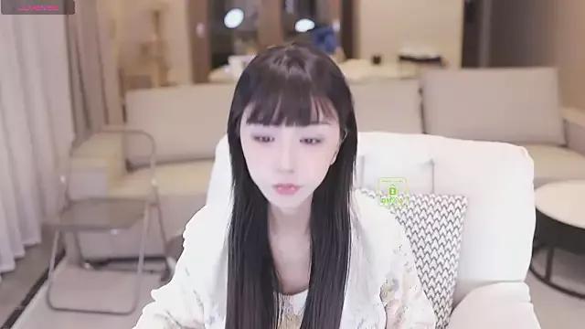 Bella-999 on StripChat 