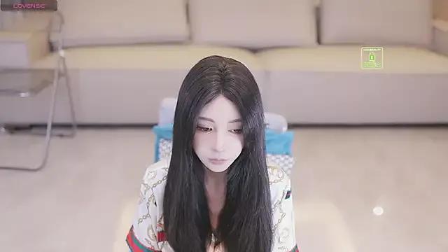 Bella-999 on StripChat 
