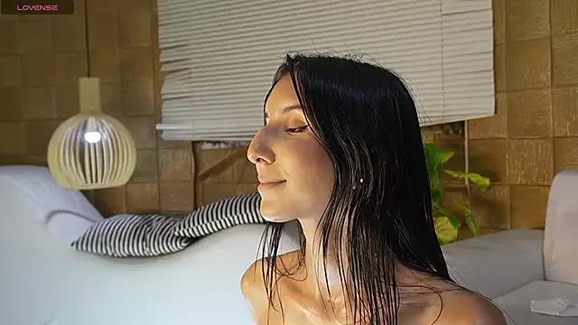 Bella19_ on StripChat 