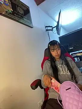 bonnie_18x on StripChat 