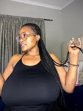 Bustygoddess32 on StripChat