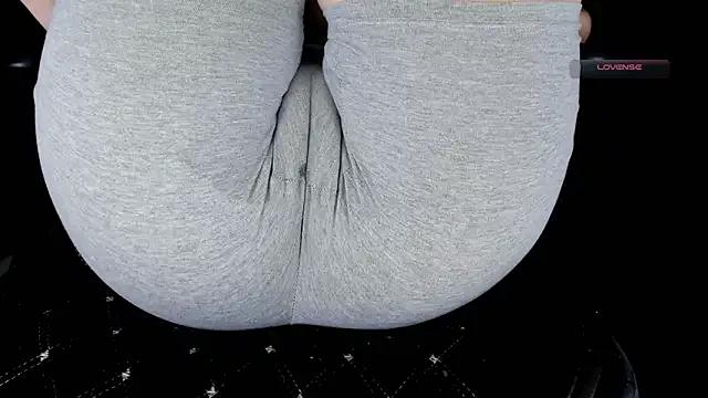 Cameltoe_squirt_inPants on StripChat 