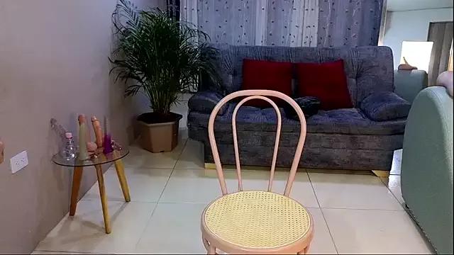 camil_milfdream on StripChat 