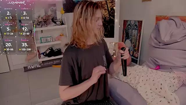 Careful_i_bite on StripChat 