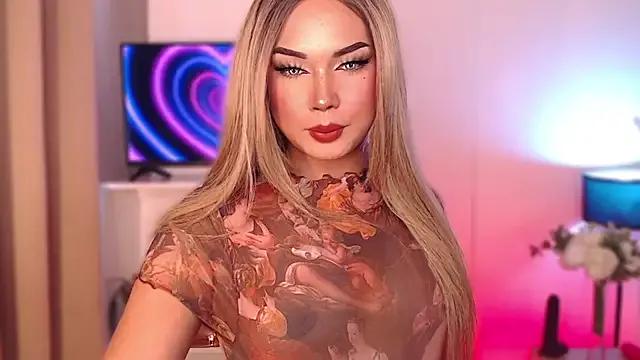 ChloeWolfx on StripChat 
