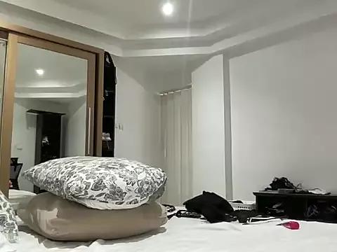 claudiacvc95 on StripChat 