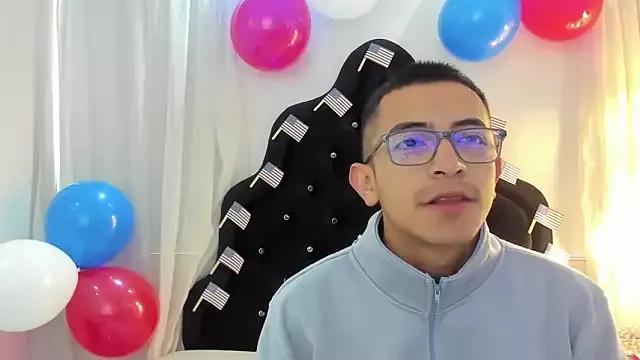 Crimsonsecrets on StripChat 