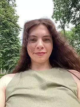 CurlyLara on StripChat 