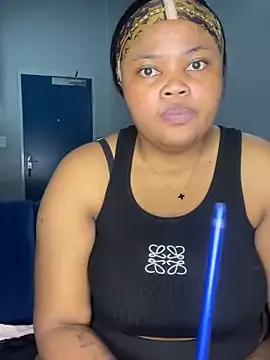 Curveysinaa on StripChat 
