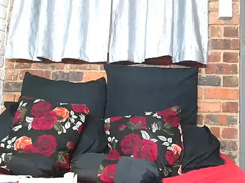 dark_honeyx26 on StripChat 