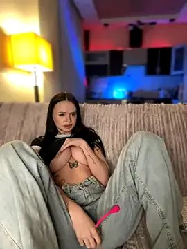 DinaTasty on StripChat