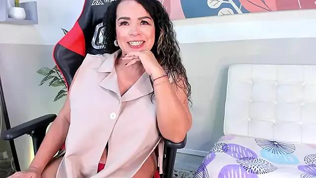 DivaFlamme on StripChat 