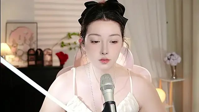 Dou-Dou-er on StripChat