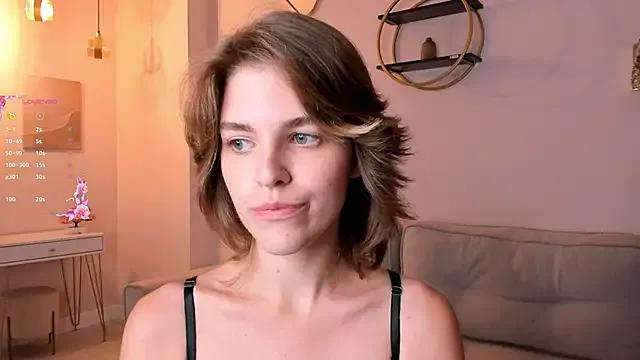 EleneButton on StripChat