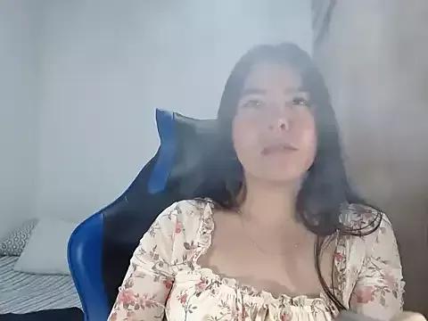 EloiseJun on StripChat 