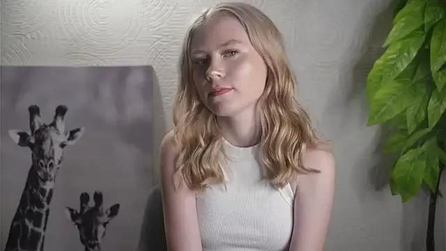 ElwineFlowers on StripChat 