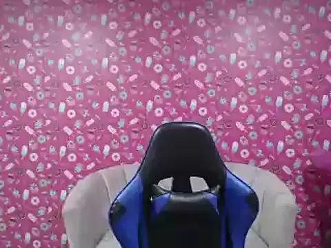 emily_cooper_t on StripChat 