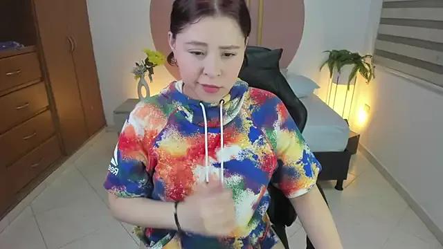 emma_fhox on StripChat 