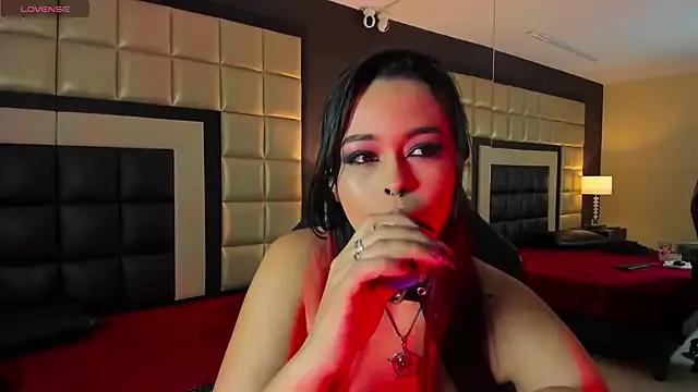 EvaaFoxxy1 on StripChat 