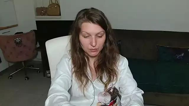 GlamyGlam on StripChat 