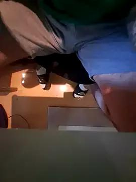 Gutti9369 on StripChat 
