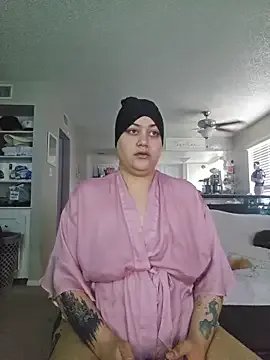 honeeyyy_pot on StripChat