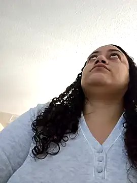 honeeyyy_pot on StripChat