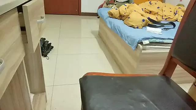 huzi518 on StripChat 