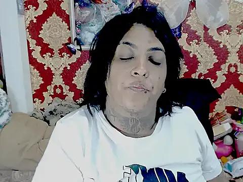Indiancatz2 on StripChat 