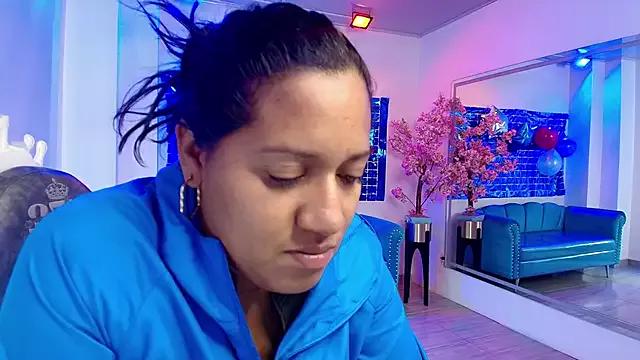 isabella_gomexx on StripChat 