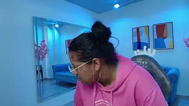 isabella_gomexx on StripChat 
